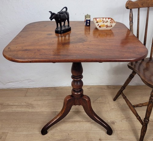 Georgian tilt top table tripod - top,