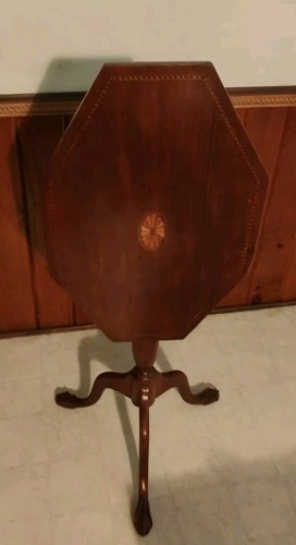 Chippendale tilt top - chippendale, tilt-top